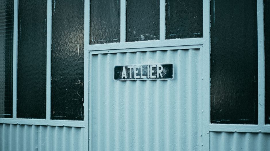 Entrée d'atelier de serrurerie à Bruxelles